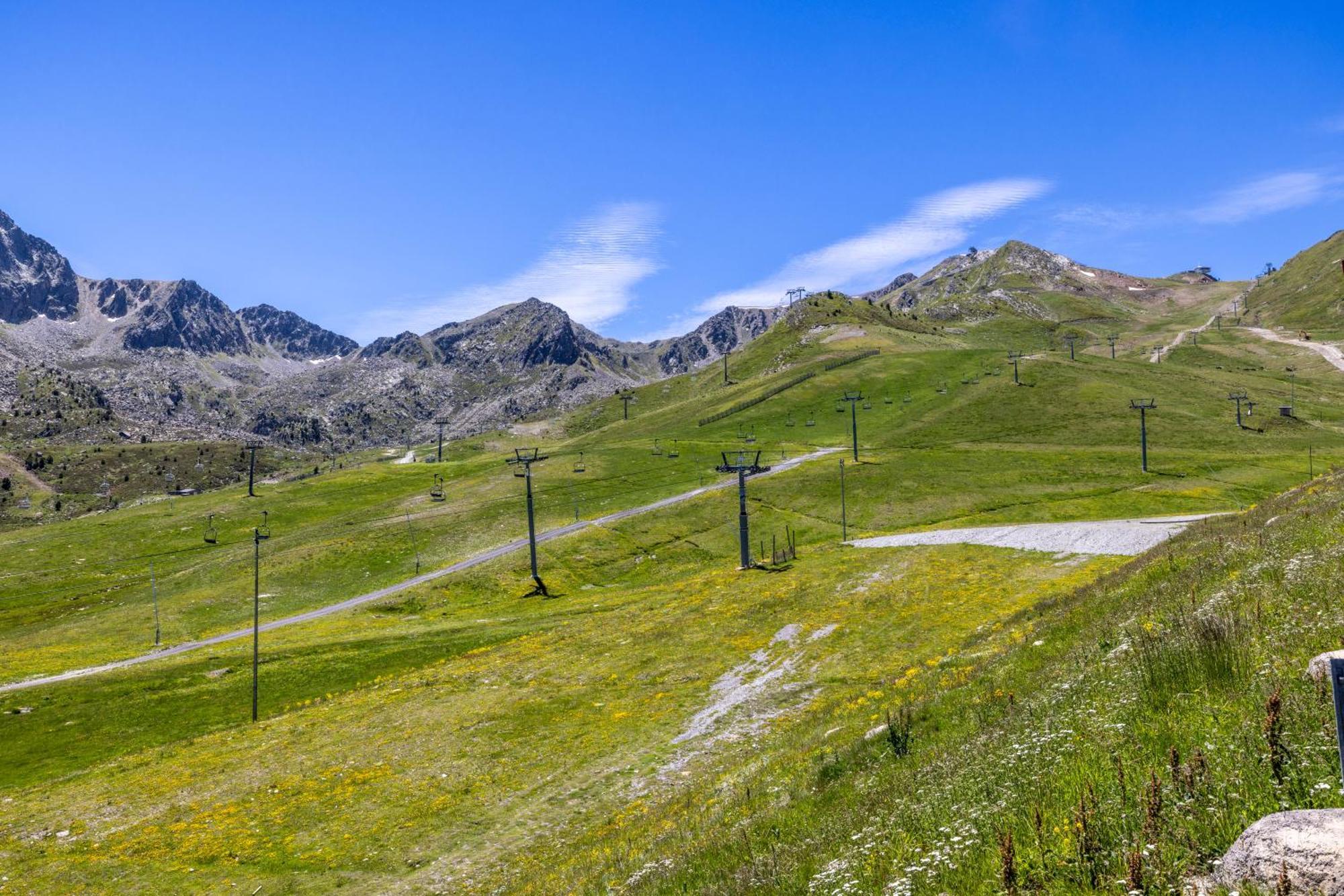 Increibles Vistas A Las Montanas En El Pas De La Casa - Parking - Wifi - Ski In Ski Out L By Bonesvacances Luaran gambar